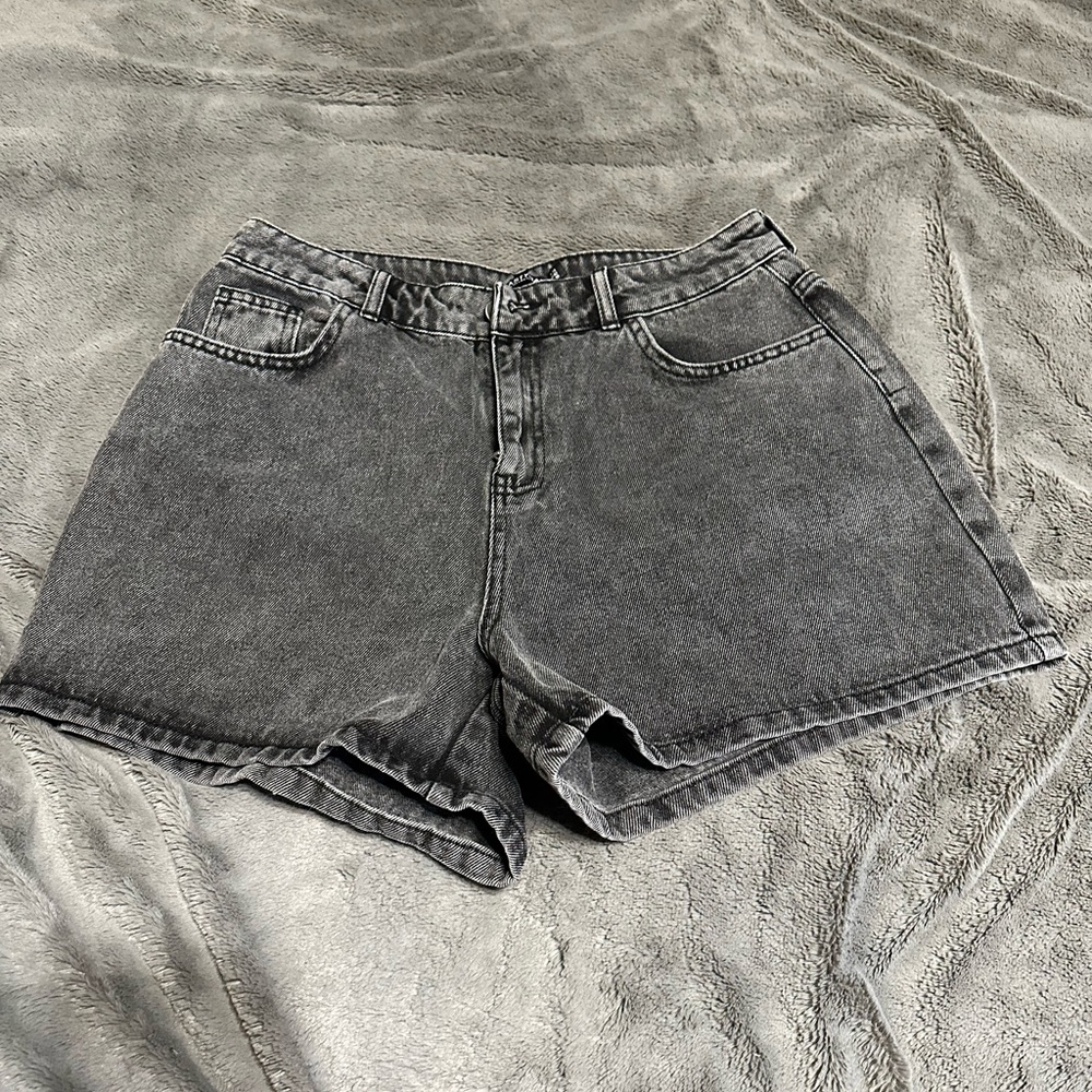 Nastygal dark gray denim short